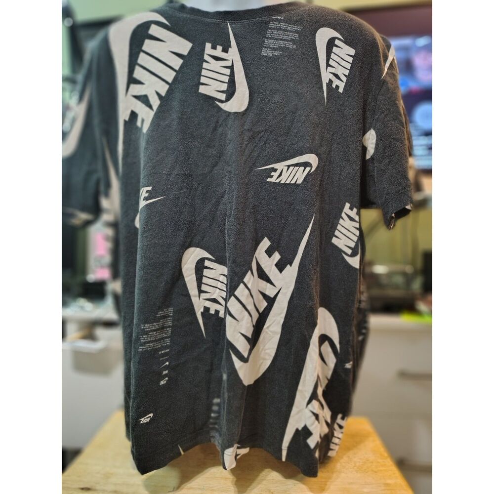 The Nike Tee - Size XL